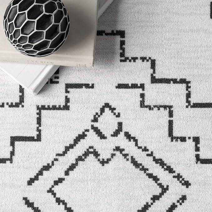 nuLOOM Noa Machine Washable Tribal Moroccan Accent Rug, 3' x 5', Ivory, Rectangular, 0.1" Thick
