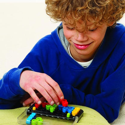 SmartGames IQ Twist, a Travel Game for Kids and Adults, a Cognitive Skill-Building Brain Game - Brain Teaser for Ages 6 & Up, 120 Challenges in Travel-Friendly Case