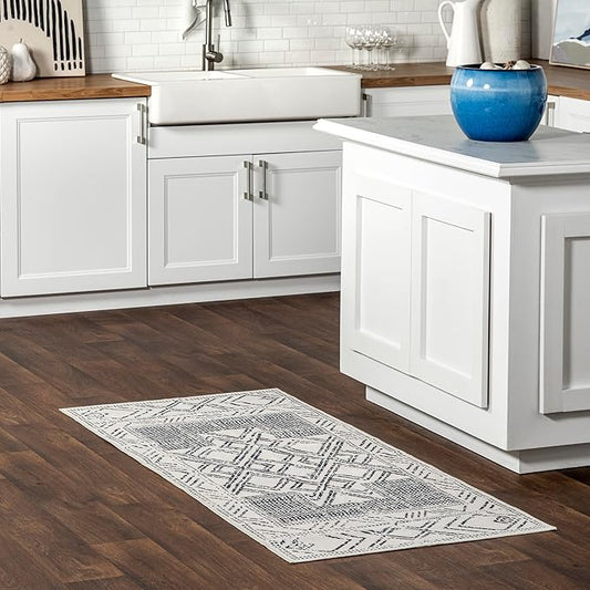 nuLOOM Mia Machine Washable Geometric Medallion Runner Rug, 2' 6" x 8', Light Grey, Rectangular