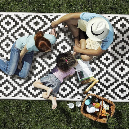 SAND MINE Waterproof Outdoor Rug 5x8 ft, Plastic Reversible Rug, Modern Area Rug, Large Floor Mat for Outdoors, RV, Patio, Backyard, Deck, Picnic, Beach, Camping (5' x 8', Black & White Lattice)